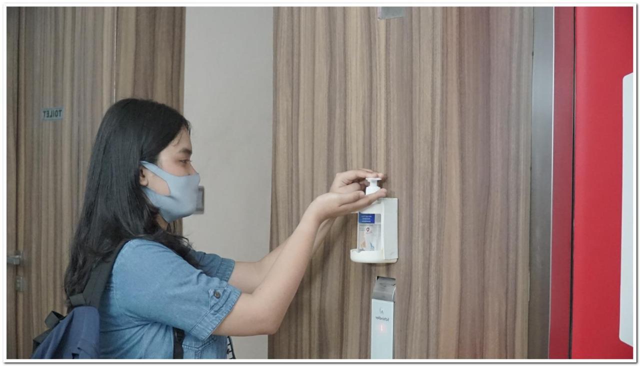 Guest house Reddoorz Syariah Premium At Cilandak Timur 2 4*