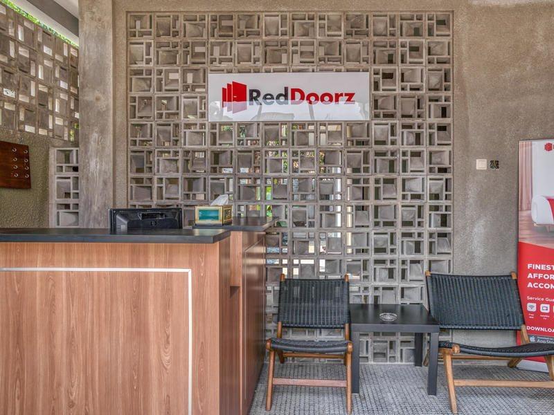 Guest house Reddoorz Syariah Premium At Cilandak Timur 2 4*