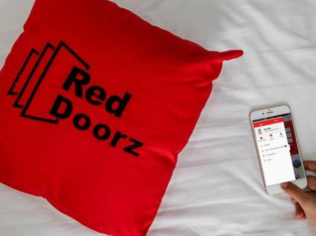 Guest house Reddoorz Syariah Premium At Cilandak Timur 2 4*
